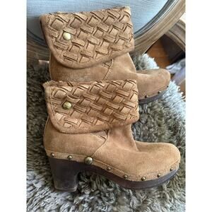 UGG Lynnea Arroyo wood clog Boots Brown Woven Suede Studded Heels Womens Sz 8